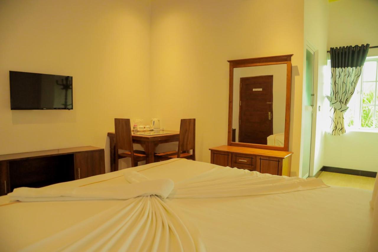 Aurora Banquet And Hotel Chilaw Exteriér fotografie